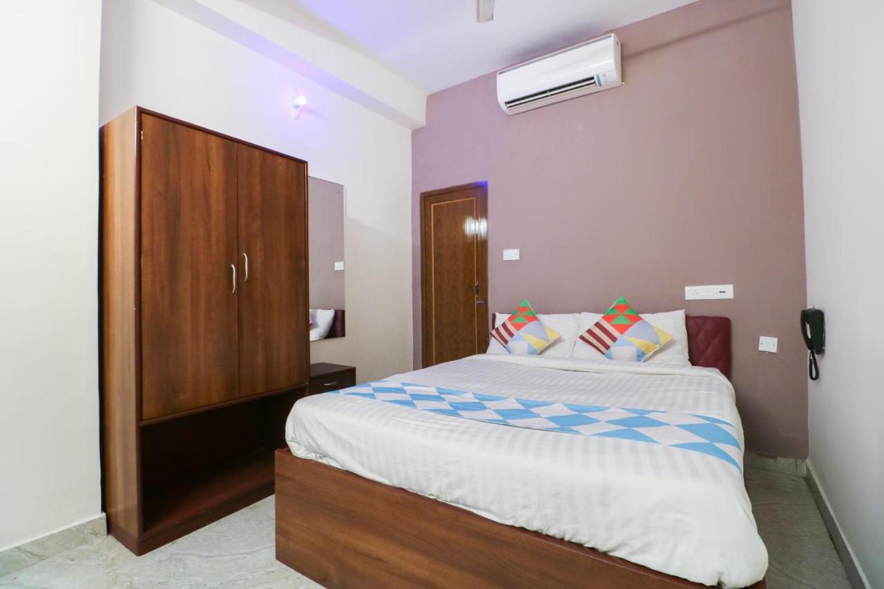 Hotel O Adri Hotels Near Dum Dum Metro Station Bagian luar foto