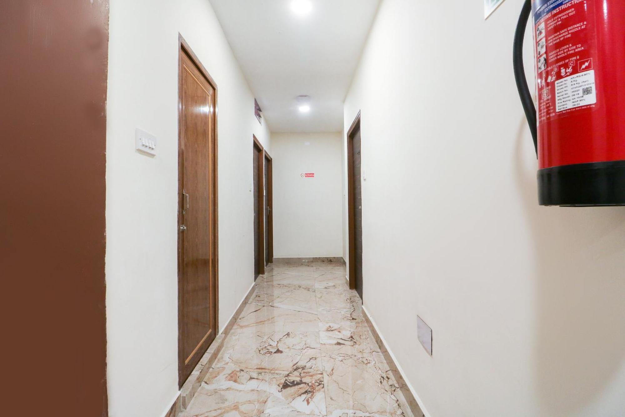 Hotel O Adri Hotels Near Dum Dum Metro Station Bagian luar foto